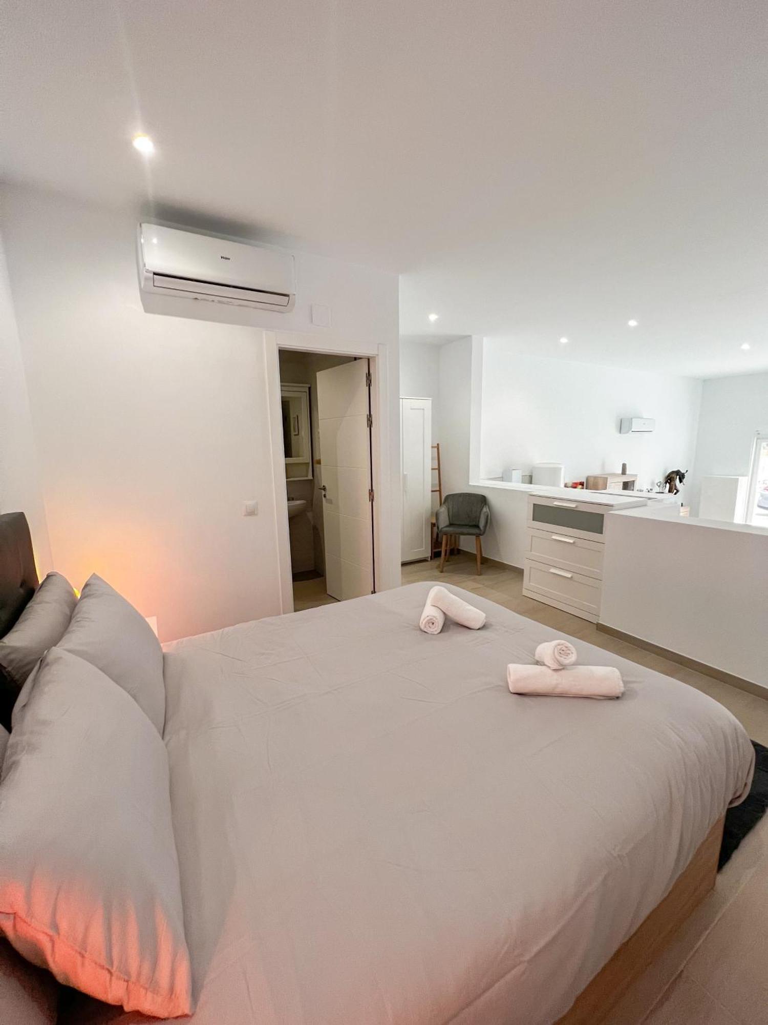Cozy And Modern Family Flat Carihuela Lägenhet Torremolinos Exteriör bild