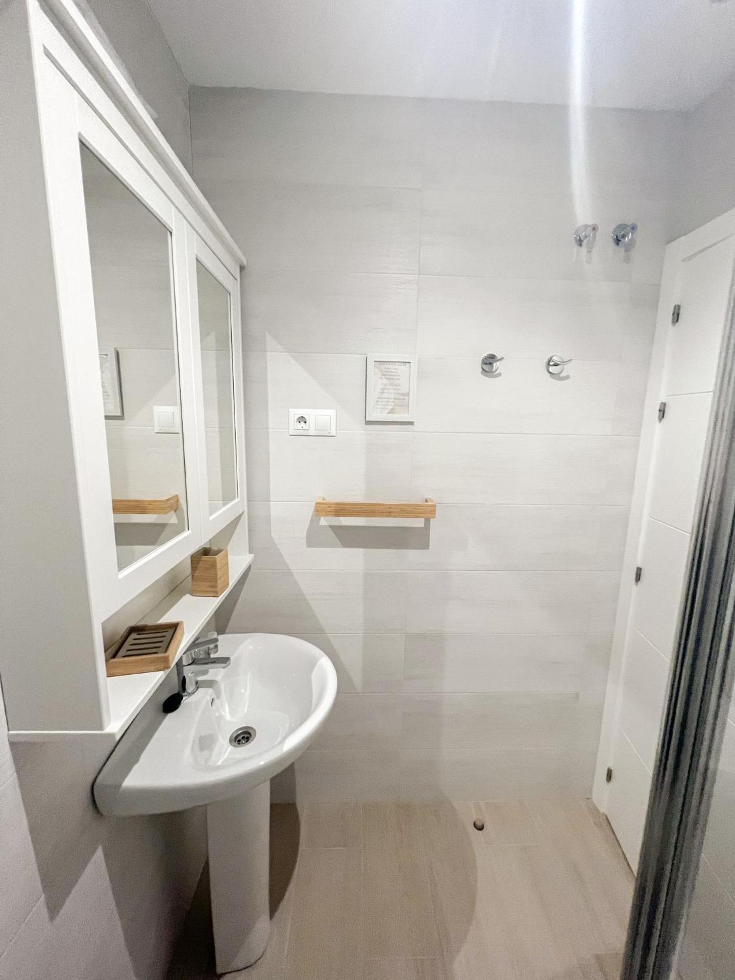 Cozy And Modern Family Flat Carihuela Lägenhet Torremolinos Exteriör bild