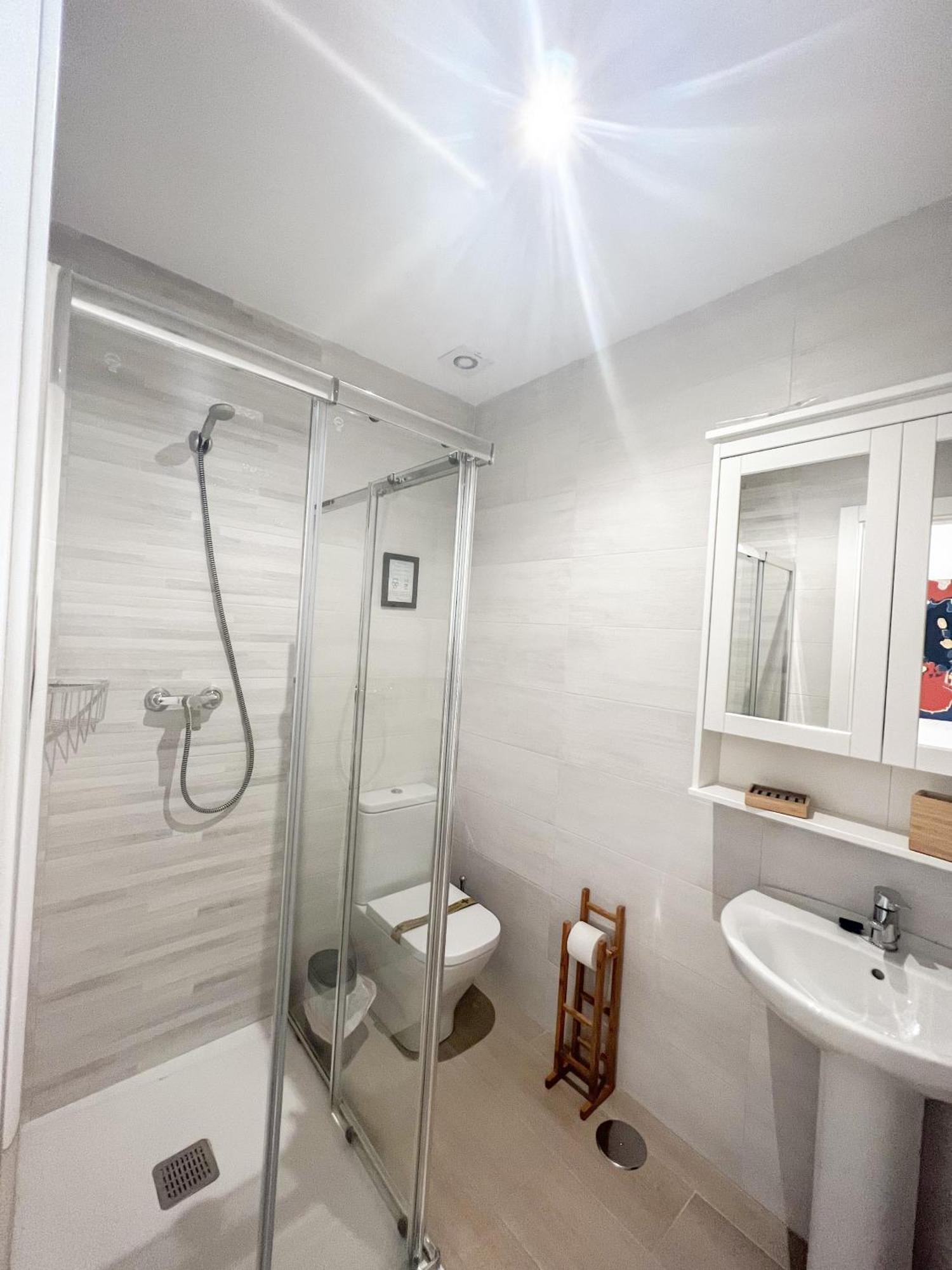 Cozy And Modern Family Flat Carihuela Lägenhet Torremolinos Exteriör bild