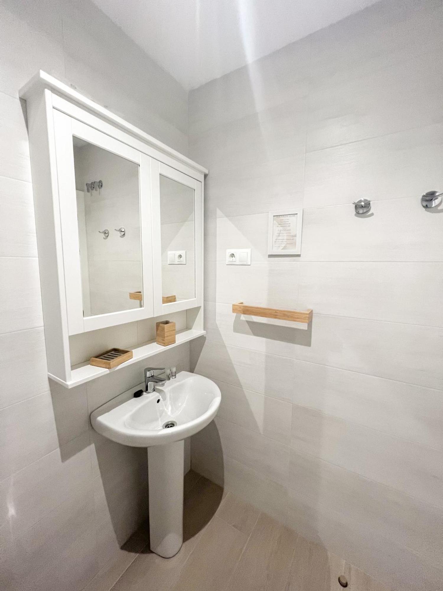 Cozy And Modern Family Flat Carihuela Lägenhet Torremolinos Exteriör bild
